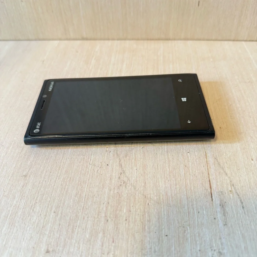 Nokia Carl Zeiss Tessar 2.0/26 AT&T Smartphone Turns On PARTS REPAIR ONLY Read!